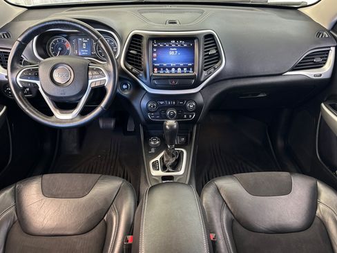 Used 2018 Jeep Cherokee Latitude Plus AWD/4WD image 14