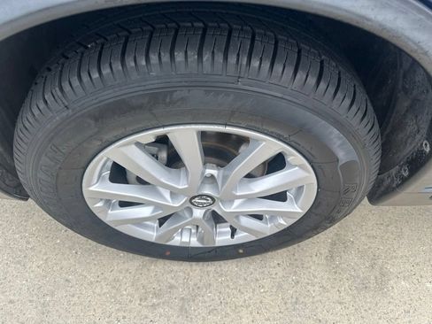 Used 2020 Nissan Rogue SV FWD image 37