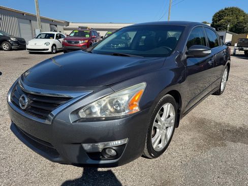 Used 2013 Nissan Altima 3.5 SL w/ Technology Pkg image 3