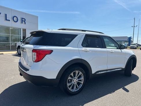 Used 2021 Ford Explorer XLT w/ Equipment Group 202A image 18
