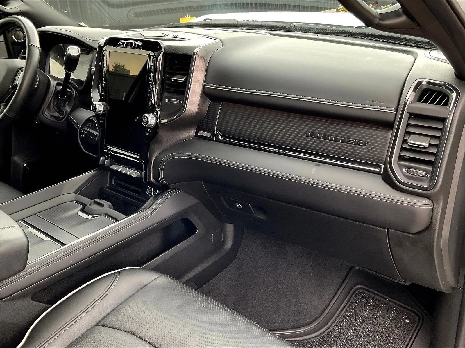Used 2024 RAM 2500 Limited AWD/4WD image 11