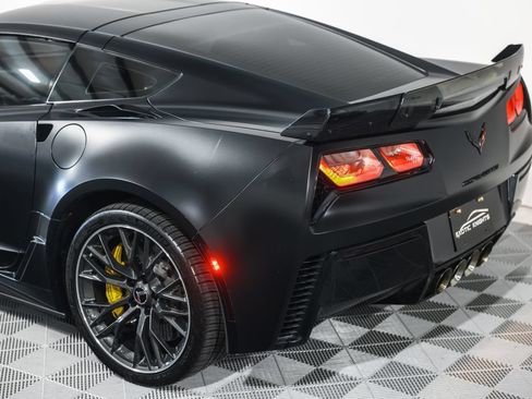 Used 2016 Chevrolet Corvette Z06 w/ 3LZ Preferred Equipment Group RWD image 21