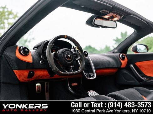 Used 2020 McLaren 600LT Spider RWD image 13