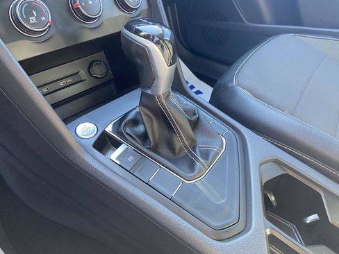 Used 2022 Volkswagen Taos SE w/ Panoramic Sunroof Package image 34