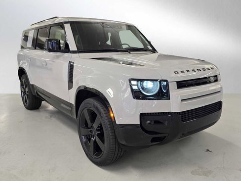 New 2026 Land Rover Defender 130 X-Dynamic SE AWD/4WD image 7