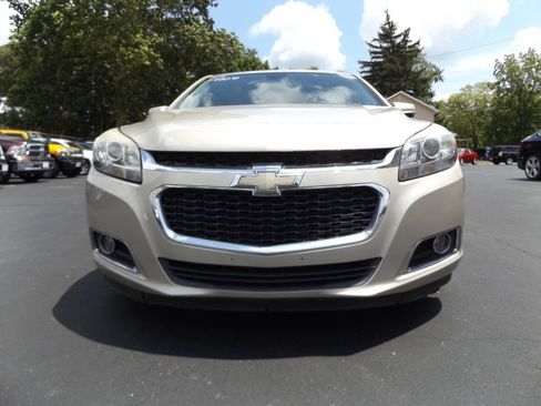 Used 2015 Chevrolet Malibu LT FWD image 3