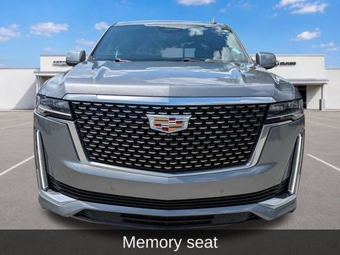 Used 2021 Cadillac Escalade Premium Luxury AWD/4WD image 11