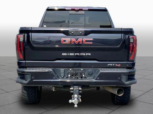 Used 2024 GMC Sierra 2500 AT4 w/ Technology Package AWD/4WD image 5
