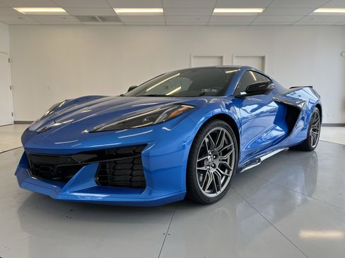 Used 2024 Chevrolet Corvette Z06 w/ Battery Protection Package image 3