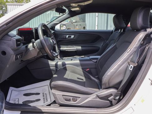 Used 2024 Ford Mustang Coupe RWD image 7