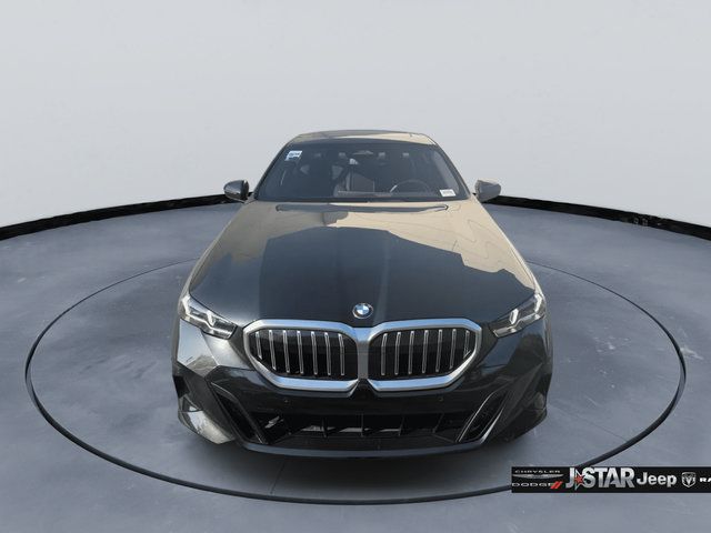 Used 2024 BMW 540i xDrive w/ M Sport Package AWD/4WD image 2