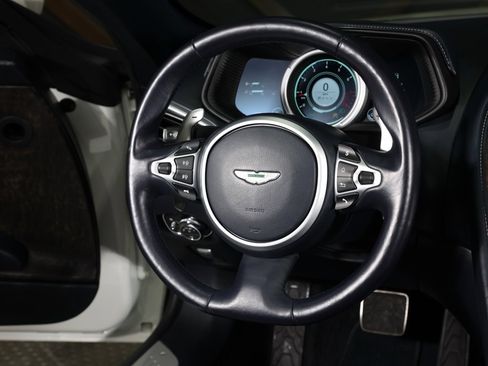 Used 2019 Aston Martin DB11 Volante image 34