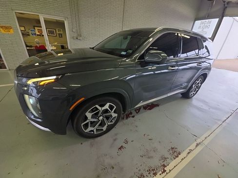 Used 2022 Hyundai Palisade Calligraphy image 1