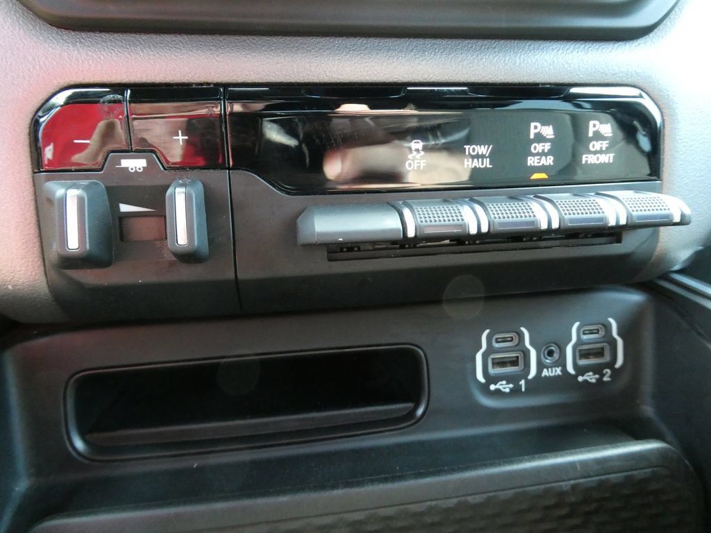 Used 2020 RAM 1500 Big Horn AWD/4WD image 26