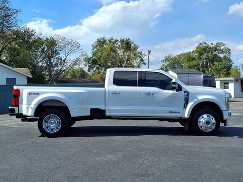 Used 2023 Ford F450 Limited w/ FX4 Off-Road Package image 31