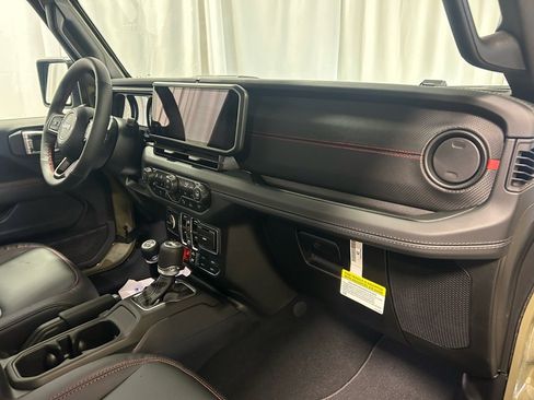 New 2026 Jeep Wrangler Moab image 23