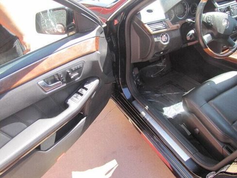 Used 2011 Mercedes-Benz E 350 Sedan image 9