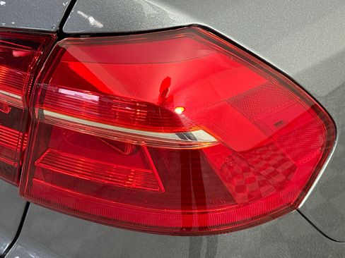 Used 2016 Volkswagen Passat 1.8T S image 32