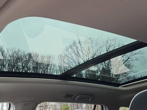 Certified 2025 Volkswagen Atlas SEL Premium R-Line image 9