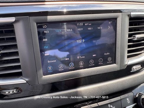 Used 2019 Chrysler Pacifica Touring-L FWD image 32