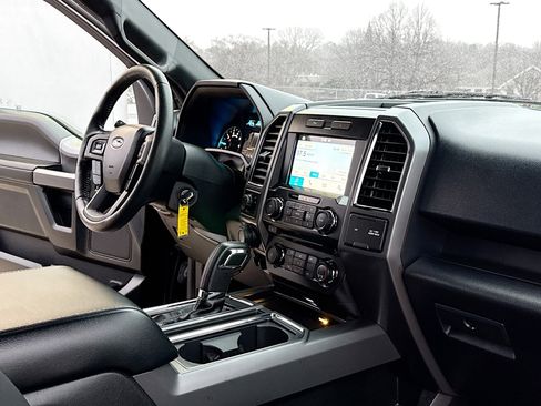 Used 2016 Ford F150 XLT w/ Equipment Group 302A Luxury image 5