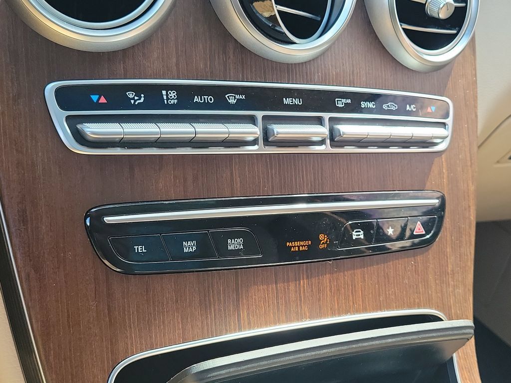 Used 2021 Mercedes-Benz GLC 300 w/ Premium Package image 16