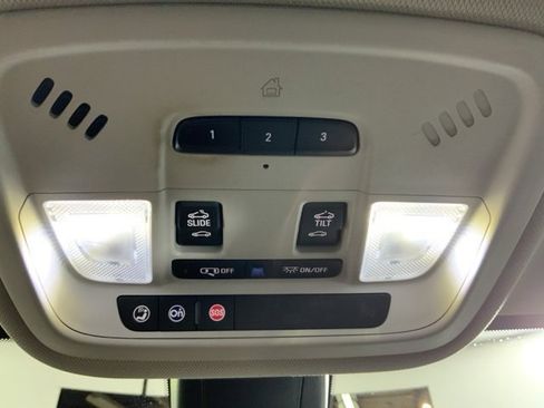 Used 2019 Chevrolet Traverse LT w/ LT Premium Package image 42