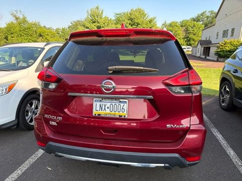 Used 2018 Nissan Rogue SV AWD/4WD image 10