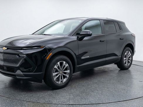 Used 2025 Chevrolet Equinox LT FWD image 3