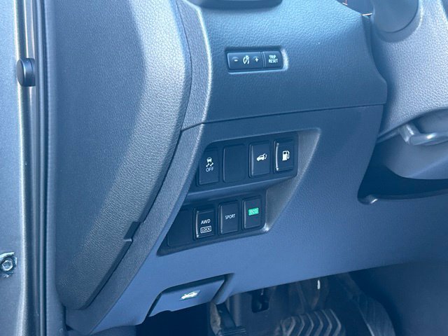 Used 2018 Nissan Rogue SV AWD/4WD image 23