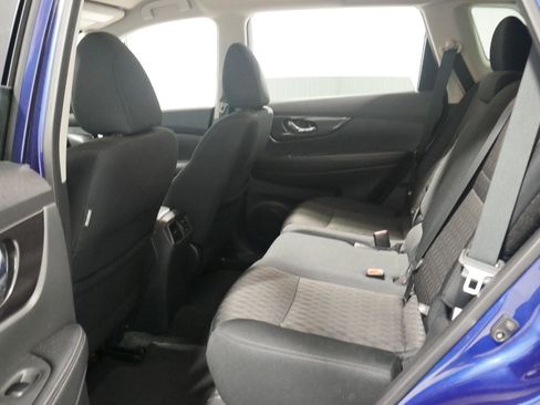 Used 2018 Nissan Rogue SV image 12