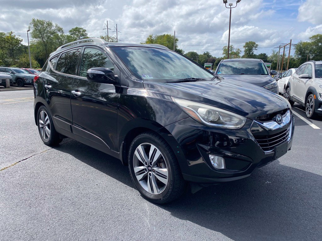 Used 2015 Hyundai Tucson Limited w/ Option Group 03 AWD/4WD image 1