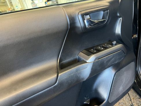 Used 2022 Toyota Tacoma 4x4 Double Cab image 36