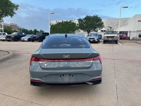 Used 2023 Hyundai Elantra Limited image 6