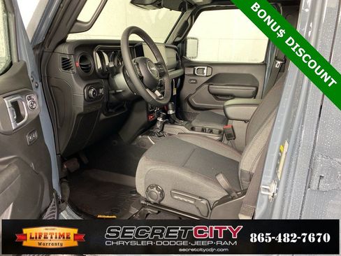 New 2026 Jeep Wrangler Unlimited Rubicon w/ Steel Bumper Group image 11