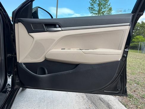 Used 2018 Hyundai Elantra SE w/ Cargo Package FWD image 27