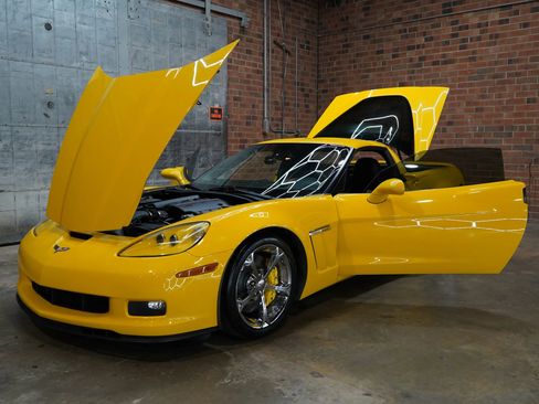 Used 2011 Chevrolet Corvette Grand Sport w/ Preferred Equipment Group image 26
