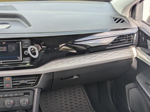 Used 2022 Volkswagen Taos S image 18