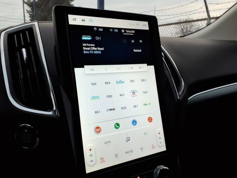 Certified 2024 Ford Edge Titanium w/ Equipment Group 301A image 20