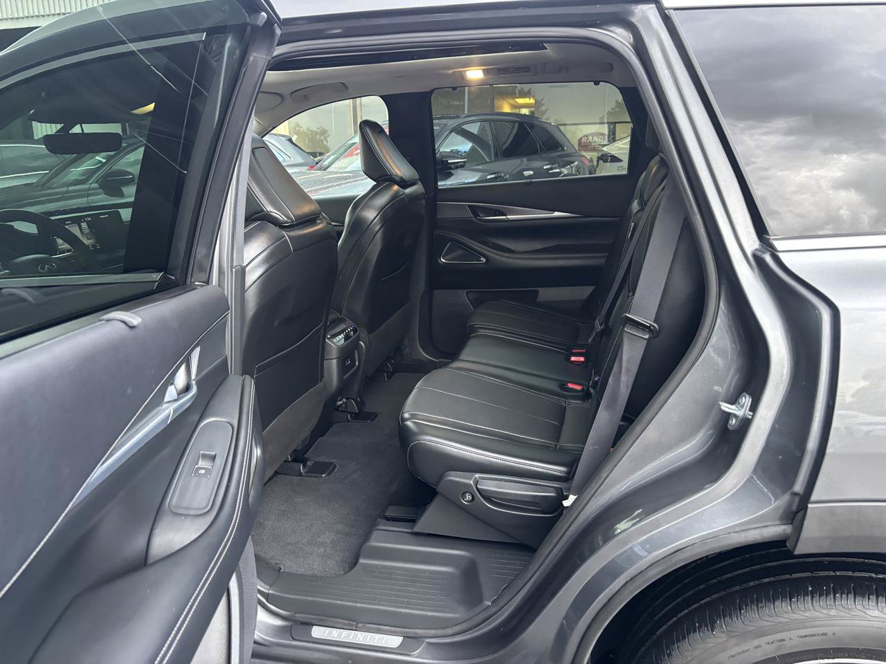 Used 2025 INFINITI QX60 Luxe AWD/4WD image 19