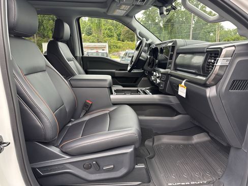 Used 2026 Ford F450 Lariat w/ Lariat Premium Package AWD/4WD image 15