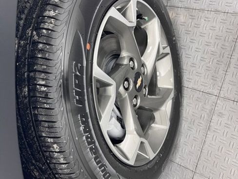 New 2025 Chevrolet Trax LT w/ Sunroof Package image 22