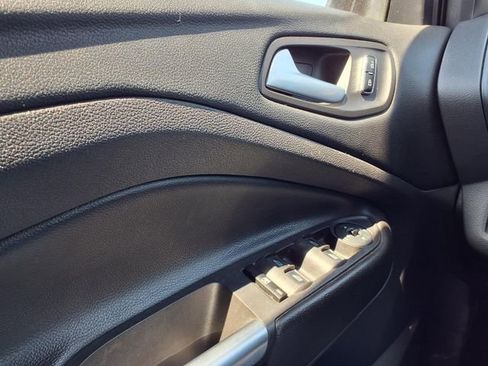 Used 2014 Ford Escape SE FWD image 17