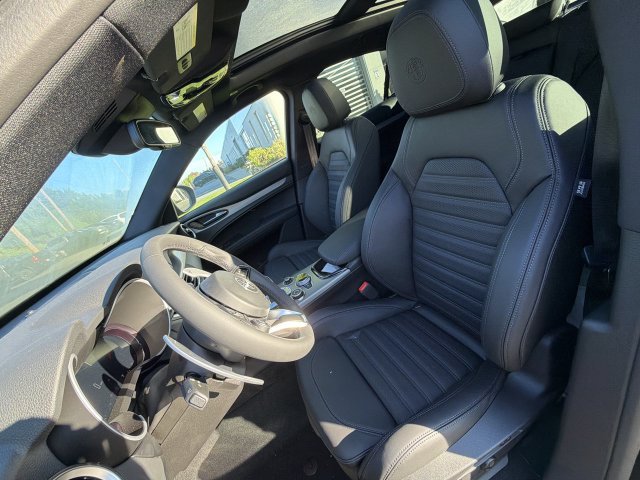 New 2026 Alfa Romeo Stelvio Sprint w/ Convenience Package AWD/4WD image 11