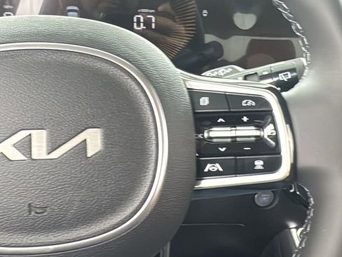 New 2026 Kia Carnival EX FWD image 24