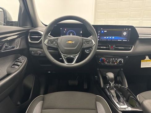 New 2026 Chevrolet TrailBlazer LT w/ LT Cold Weather Package FWD image 23