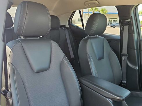 Used 2022 Buick Encore GX Select w/ Sport Touring Package FWD image 25