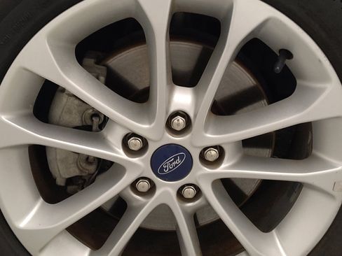 Used 2019 Ford Fusion SE FWD image 31