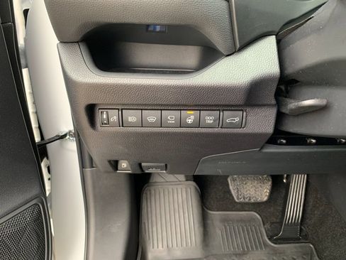 Used 2025 Toyota RAV4 XSE w/ Advanced Technology Package image 34