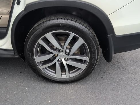 Used 2017 Honda Pilot Touring image 56